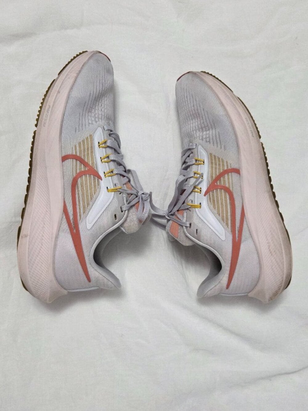 Nike Air Zoom Pegasus 39 Women's Running Shoes (Size 9 US) / Hiking Shoes.